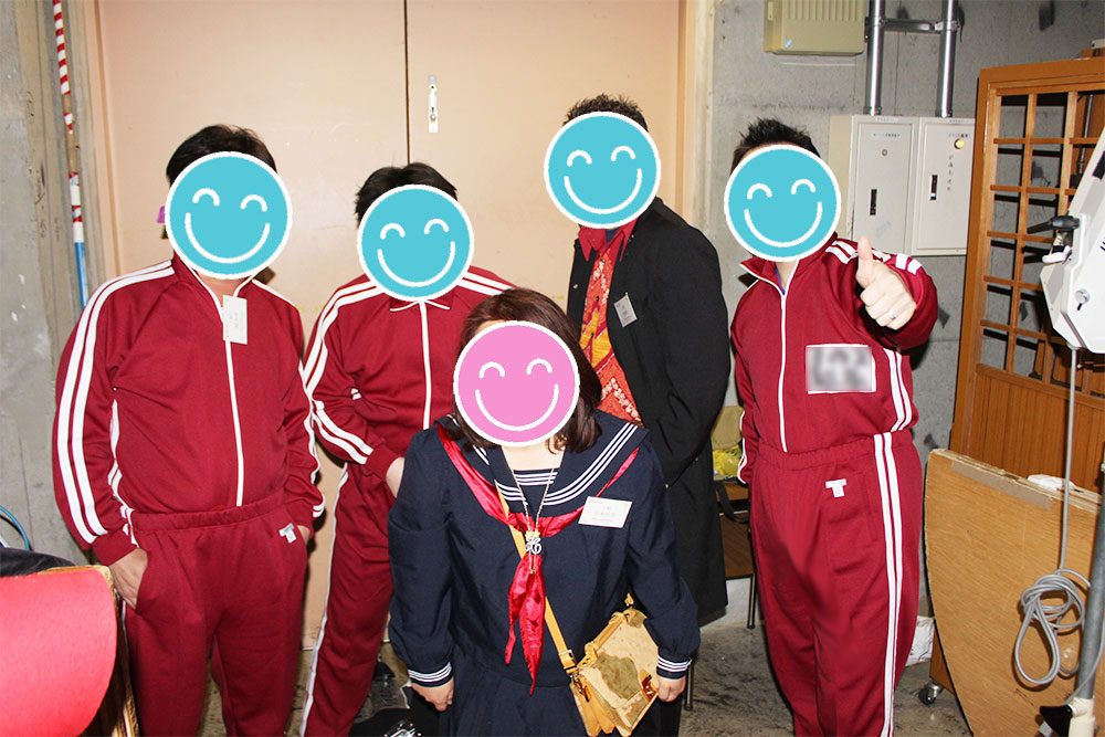 同窓会の部活集合写真
